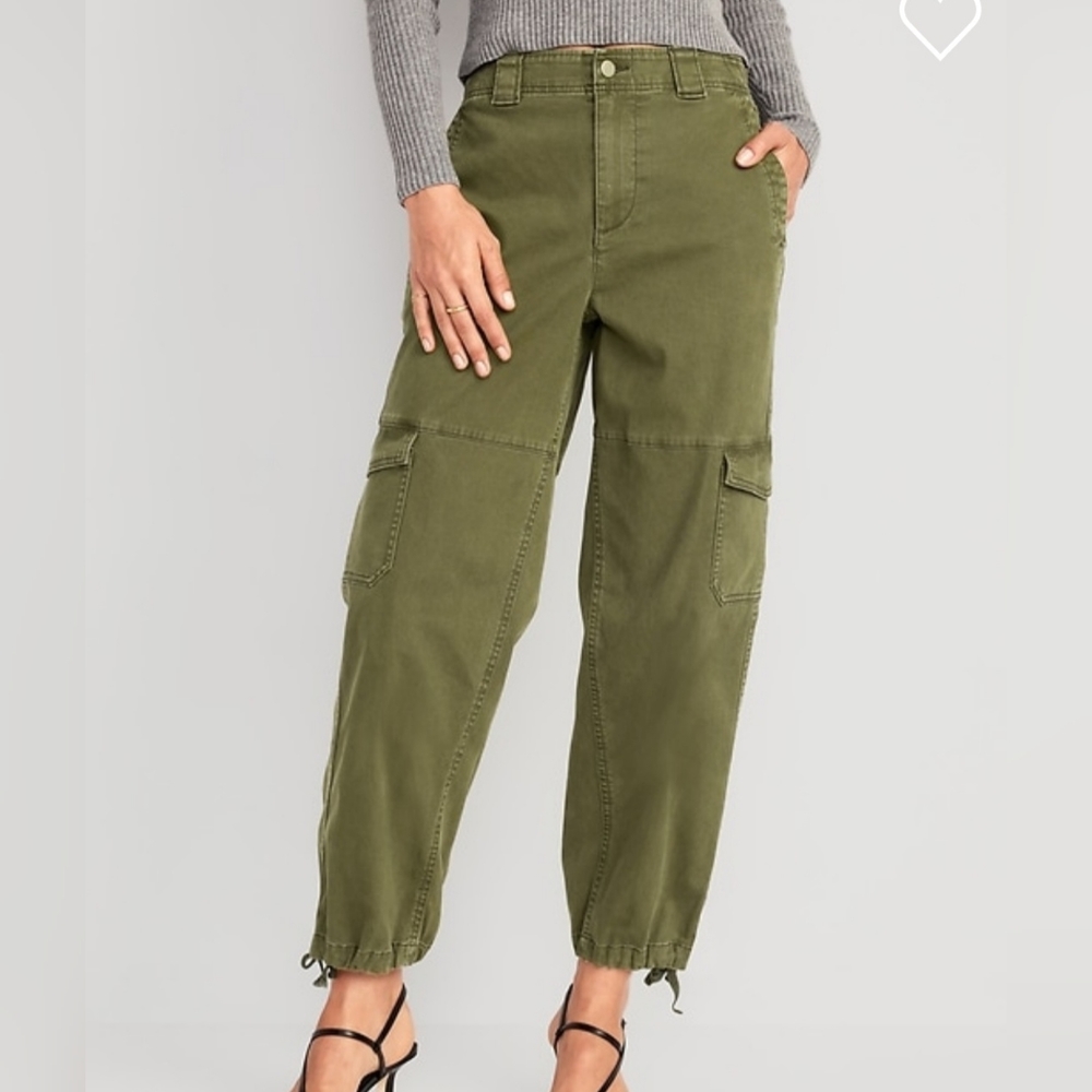 High-waisted wide leg cargo pants size medim